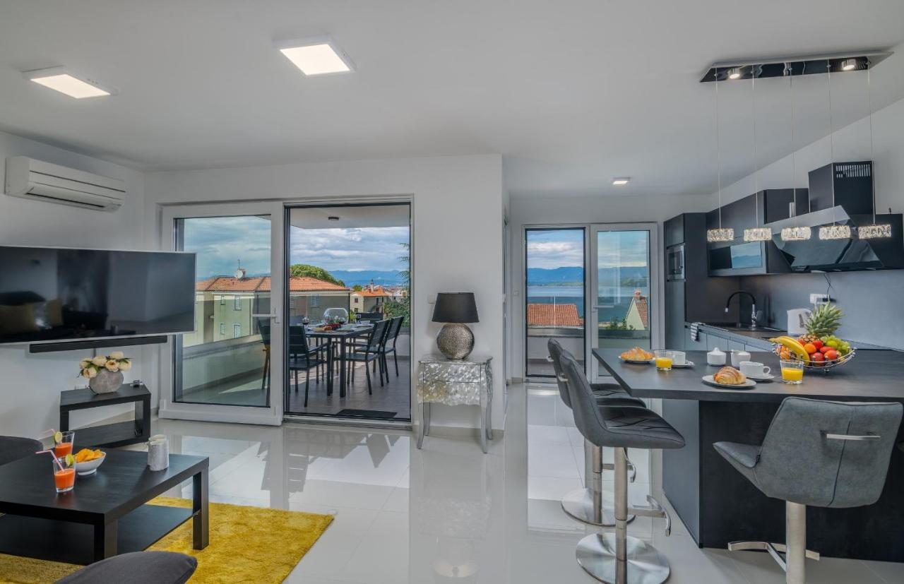 Apartments Elle Luxury Vantacici Malinska Exterior photo